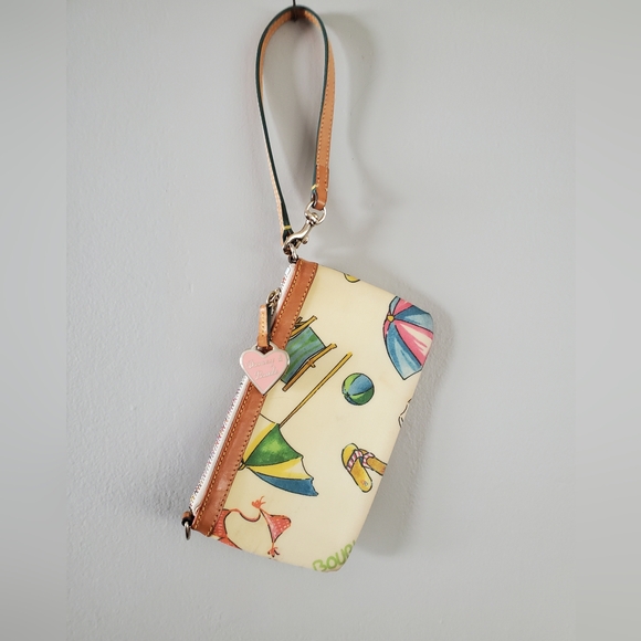 EUC Dooney & Bourke Miami Beach Wristlet - Picture 8 of 8